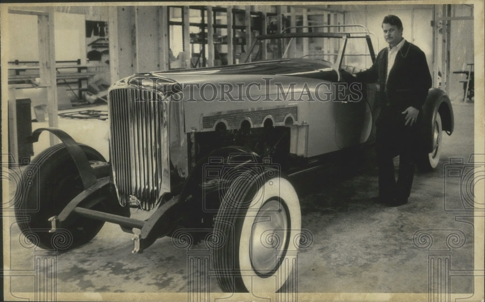 1978 Press Photo Dick Braund and his Duesenberg II Car - mjx48248- Historic Images