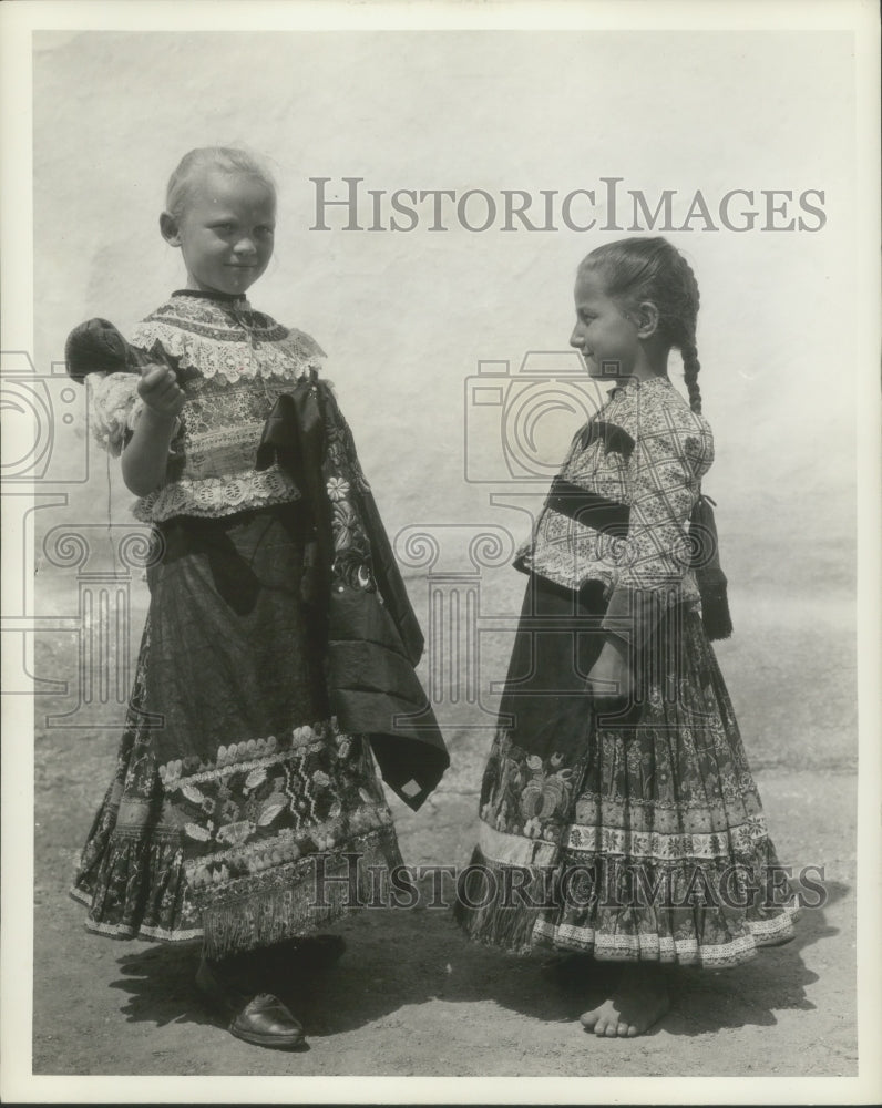 Load image into Gallery viewer, 1944 Press Photo Girls in Native Dress - mjx48551
