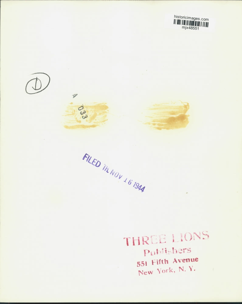 1944 Press Photo Girls in Native Dress - mjx48551