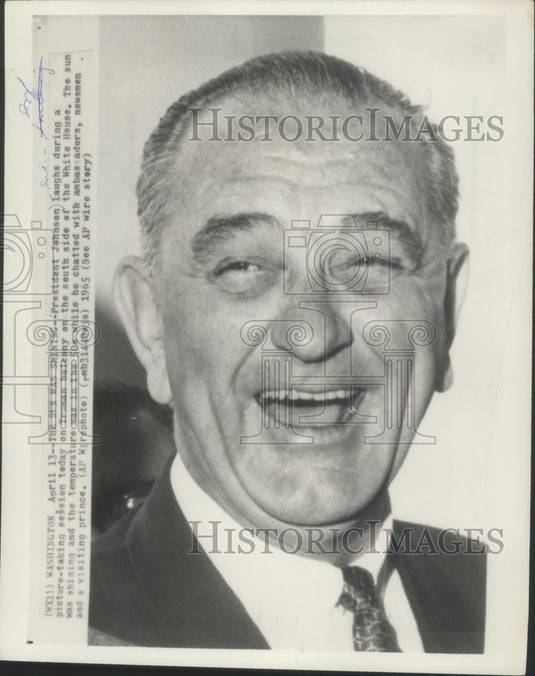 1965 Press Photo President Lyndon Johnson at Photo Session - mjx48753- Historic Images