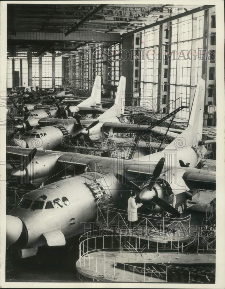 1967 Press Photo The Russian Antonov AN-24, turbo-prop aircraft in production.- Historic Images