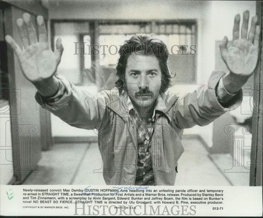 1978 Press Photo Dustin Hoffman plays a convict in "Straight Time."- Historic Images