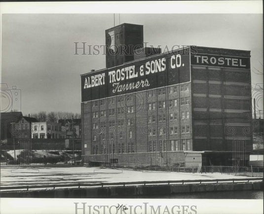 1983 Press Photo Albert Trostel & Sons Co., Trostel Tannery building - mjx50123- Historic Images