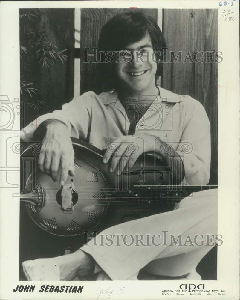 1976 Press Photo John Sebastian stars at Summerfest. - mjx50254- Historic Images