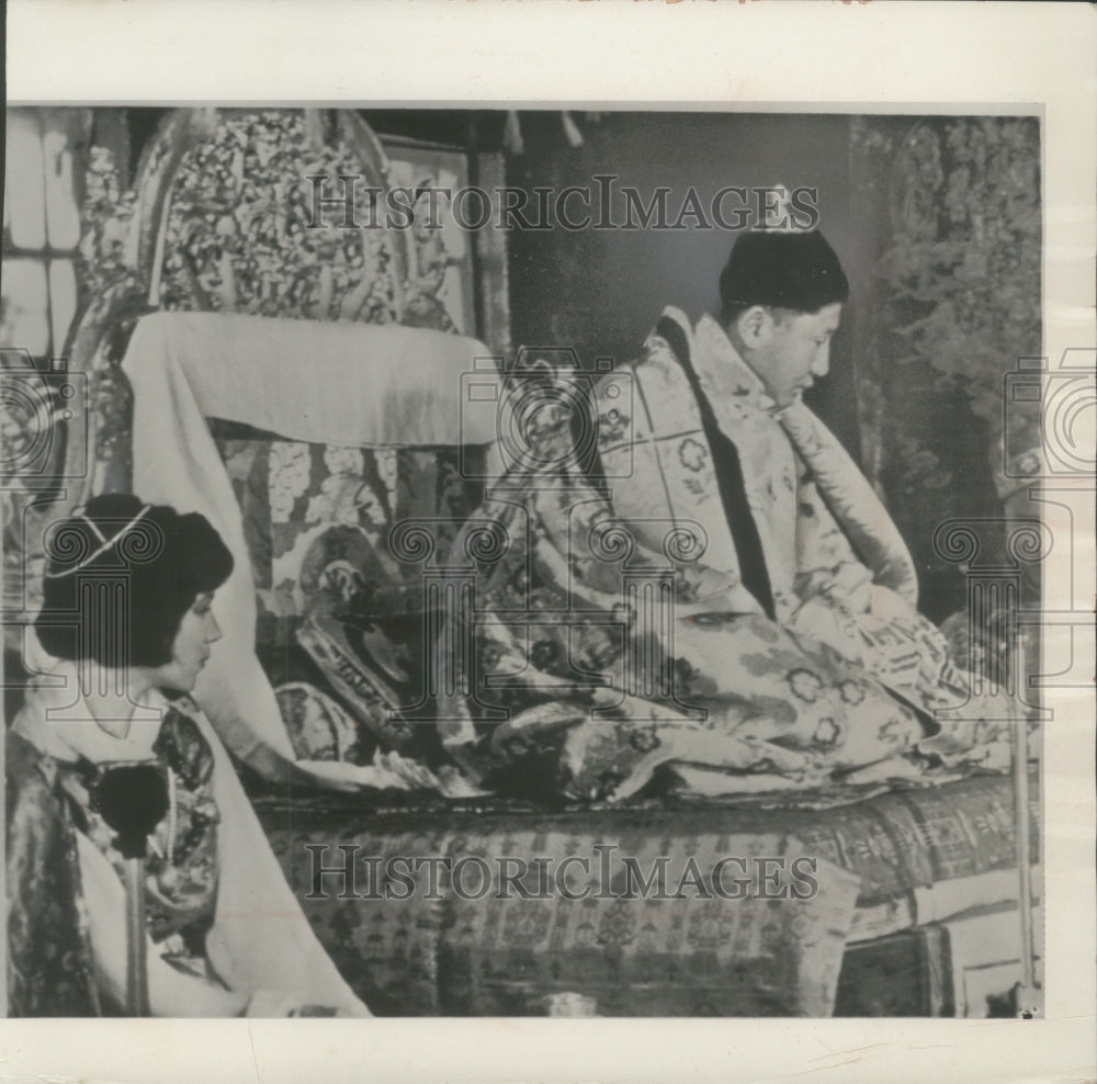 1965 Press Photo Hope Cooke and husband enthroned as maharani and maharajah.- Historic Images