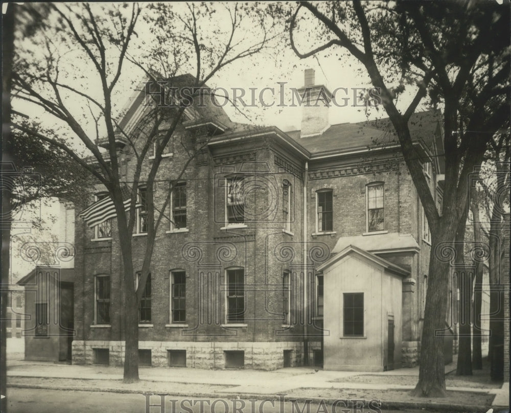 1925 Press Photo Tenth Street School, Milwaukee, Wisconsin - mjx50547- Historic Images
