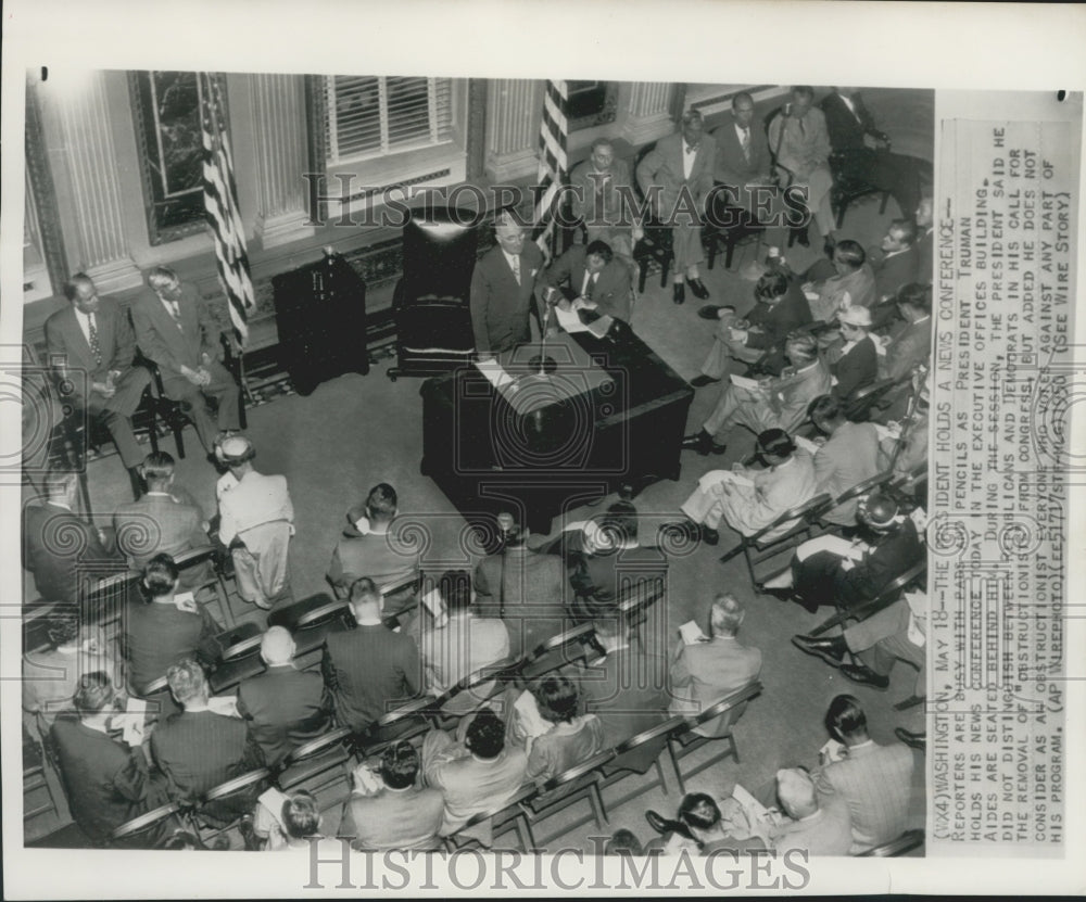 1950 Press Photo Truman at his press conference in executive office building.- Historic Images