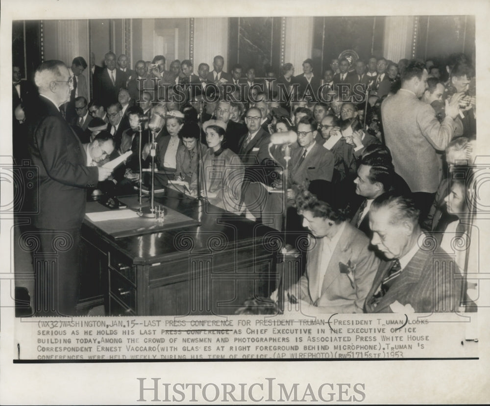 1953 Press Photo President Truman&#39;s last news conference in the White House.- Historic Images