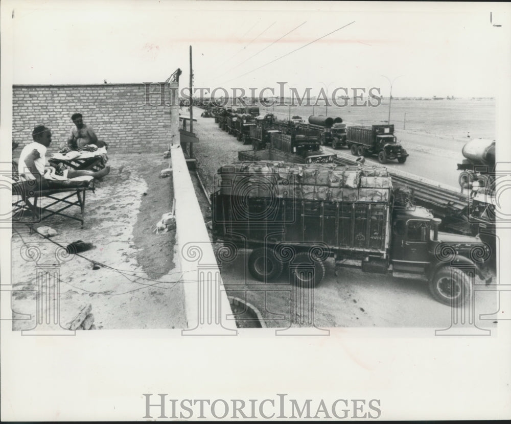 1972 Press Photo Iran - Trucks replace camel caravans along old trade routes- Historic Images