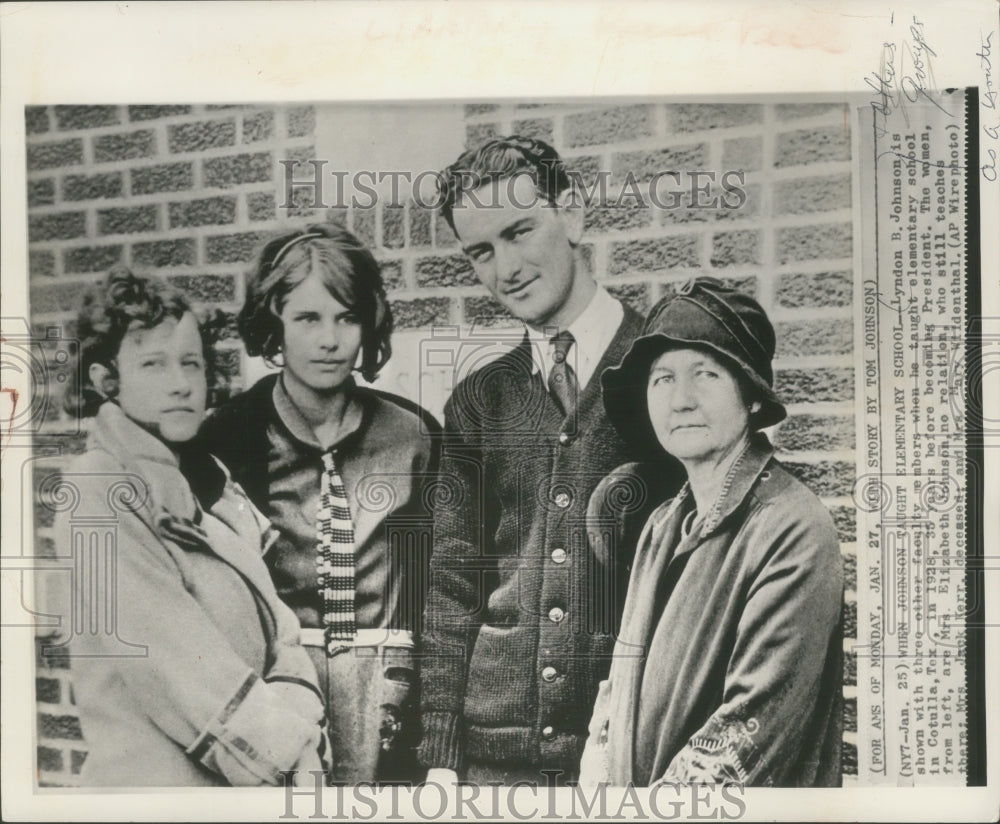 1928 Press Photo Lyndon Johnson &amp; Co-Workers at Elementary School, Cotulla, TX- Historic Images