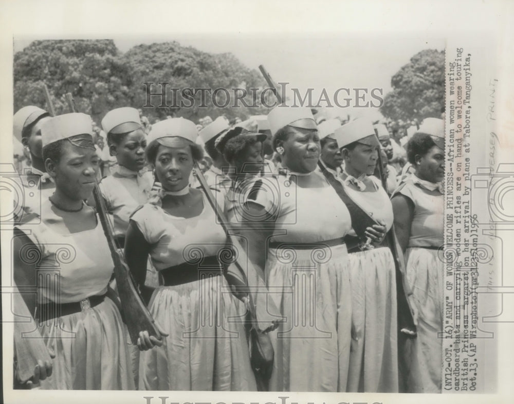 1956 Press Photo African Women Greet British Princess Margaret- Historic Images