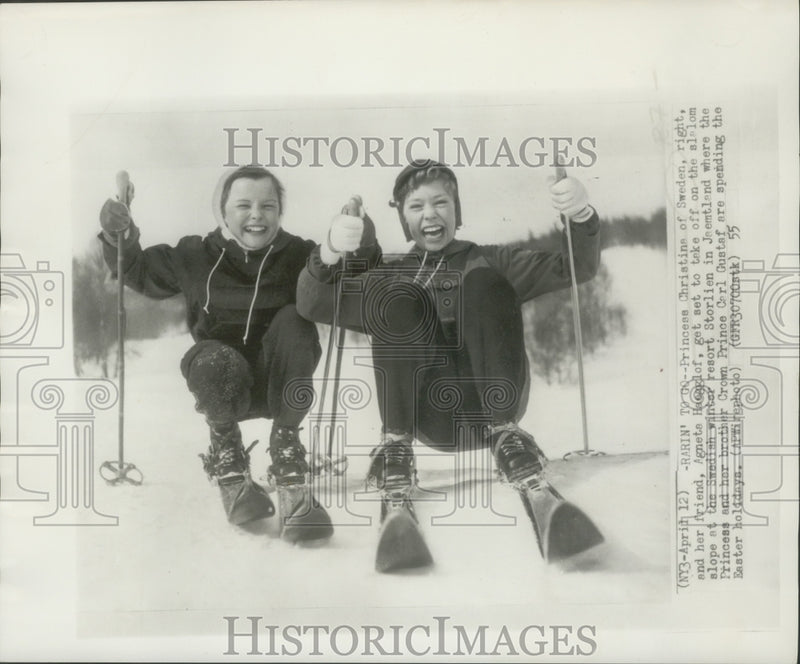 Load image into Gallery viewer, 1955 Press Photo Princess Christine of Sweden (r) Agneta Heagglof at Storlien
