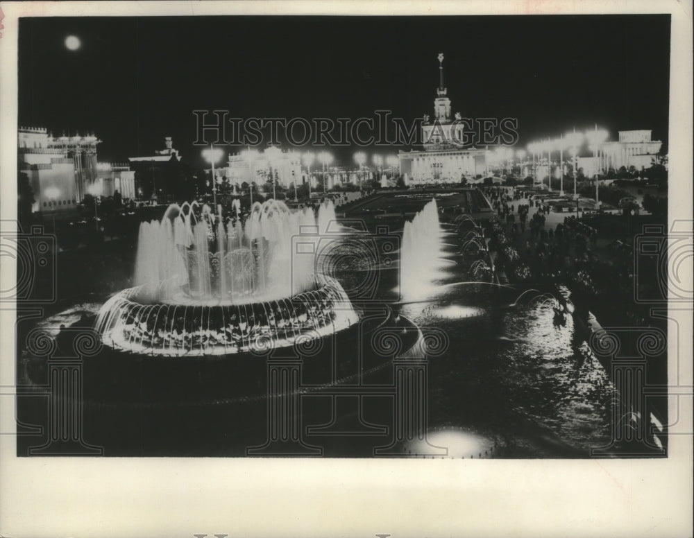 1957 Press Photo Moscow, Russia, Kolkozs Square Agricultiral Exhibition- Historic Images