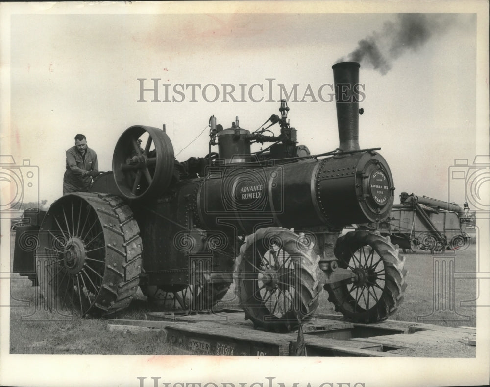 1966 Press Photo Reuben Raduenz Drives Steam Tractor at Beaver Dam - mjx52871- Historic Images