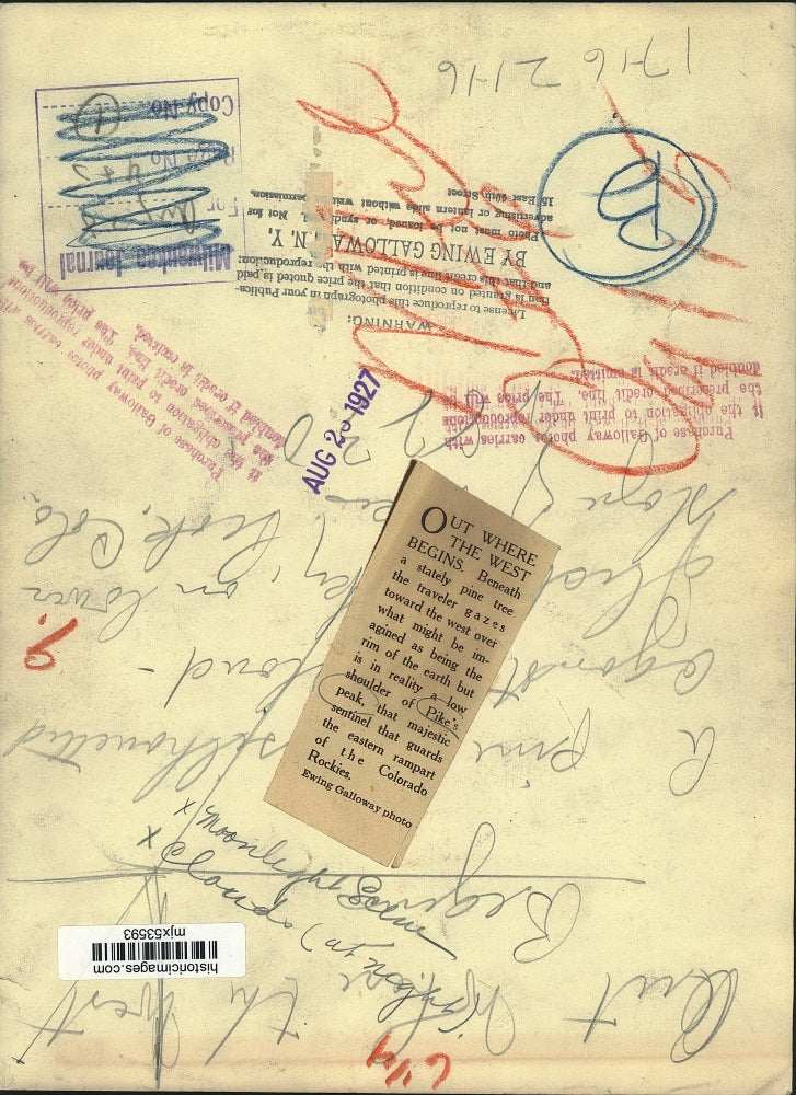 1927 Press Photo Traveler gazes westward from Pike's Peak mountain in Colorado