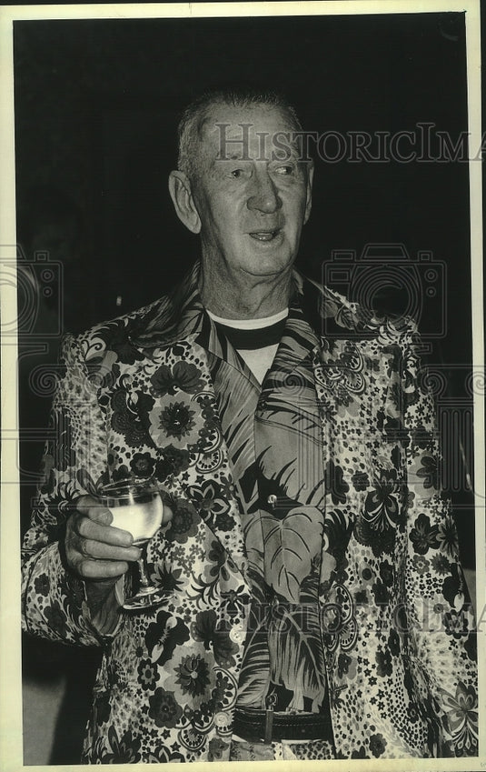 1982 Press Photo Duke Ray does some scouting in New York for Kansas City Royals.- Historic Images
