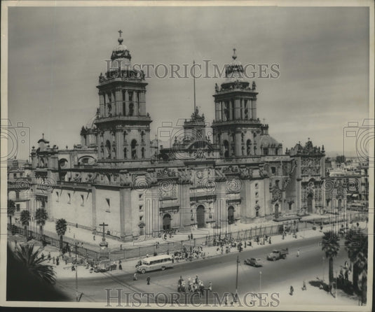 1953 Press Photo Mexico City's Cathedral is one of city's oldest buildings.- Historic Images