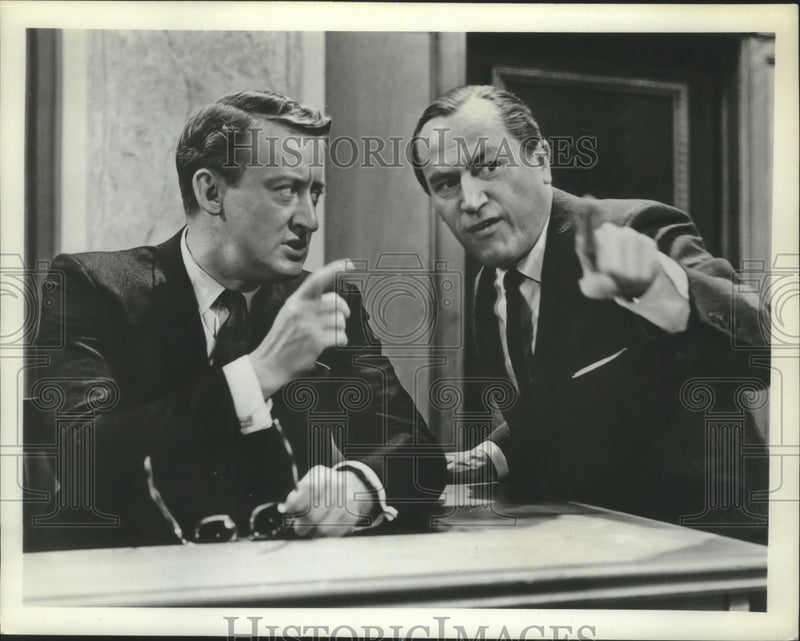 Load image into Gallery viewer, 1965 Press Photo Tom Poston and E. G. Marshall star in "The Defenders" on CBS
