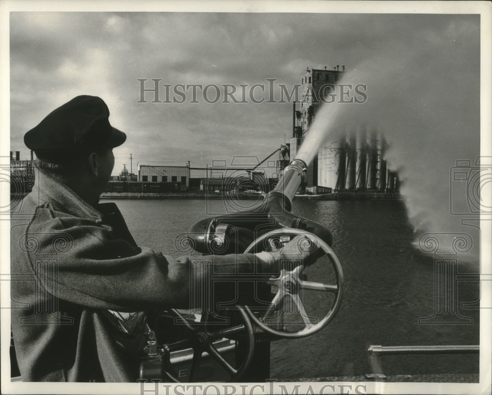 1957 Press Photo Fire truck with high pressure turret demonstrated in Milwaukee- Historic Images