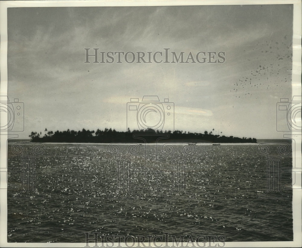 1956 Press Photo Forgotten Islands, Tiny Island of Manadu, Indian Ocean- Historic Images