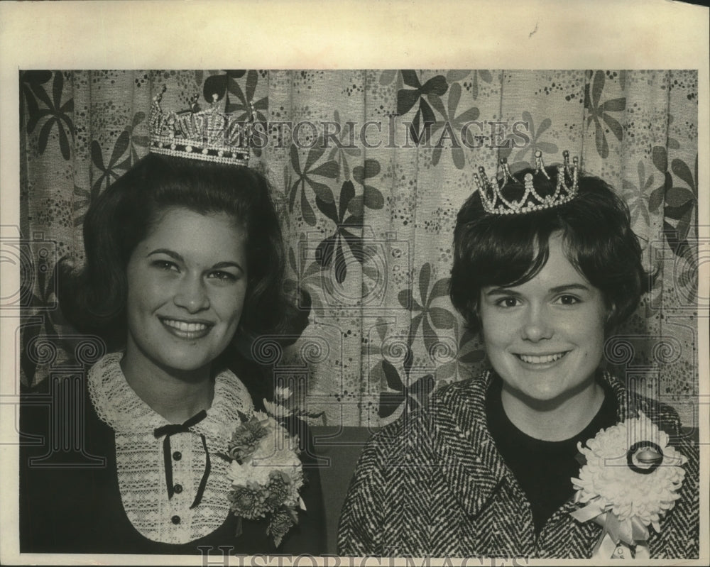 1956 Press Photo Miss Wisconsin and Oshkosh State University homecoming Queen.