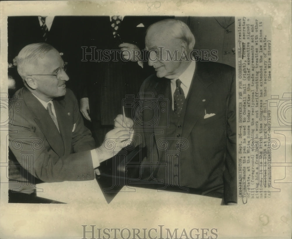 1949 Press Photo Former Secretary of State, Cordell Hull & President Truman