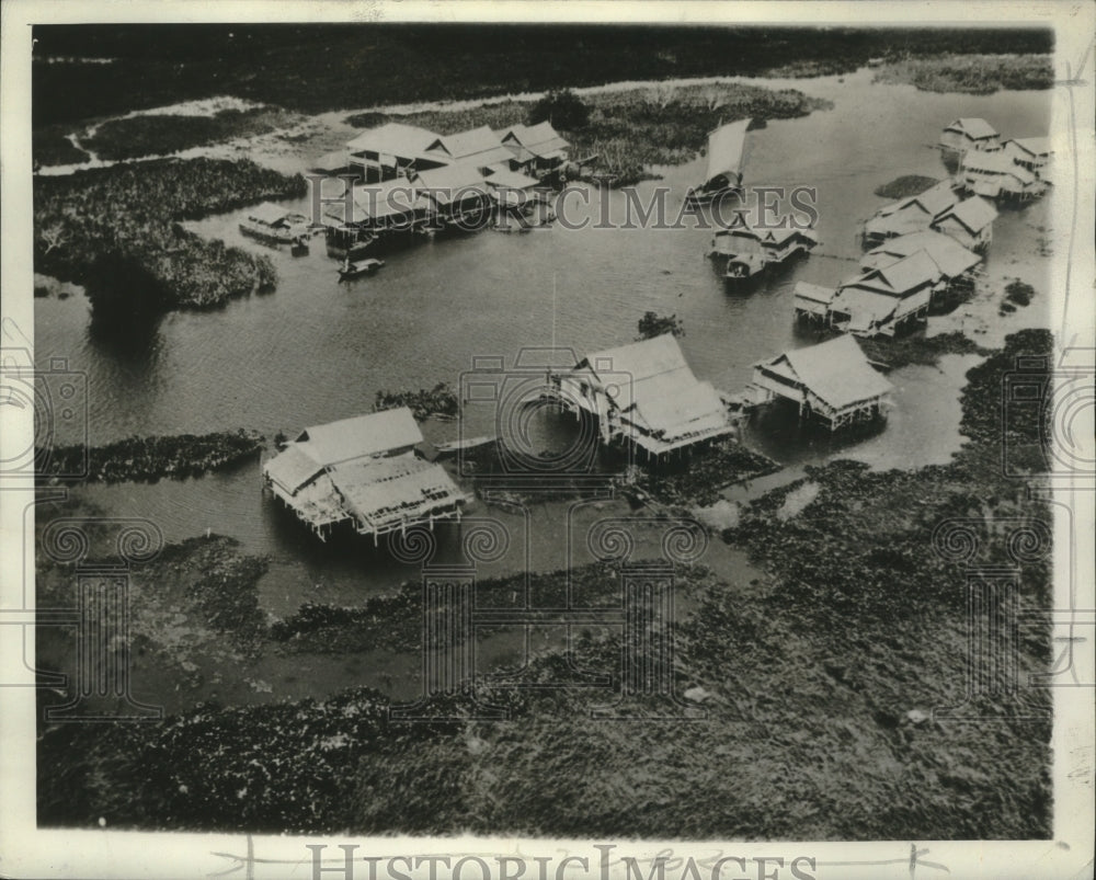 1941 Press Photo A stilted village in the low land of Thailand. - mjx58991