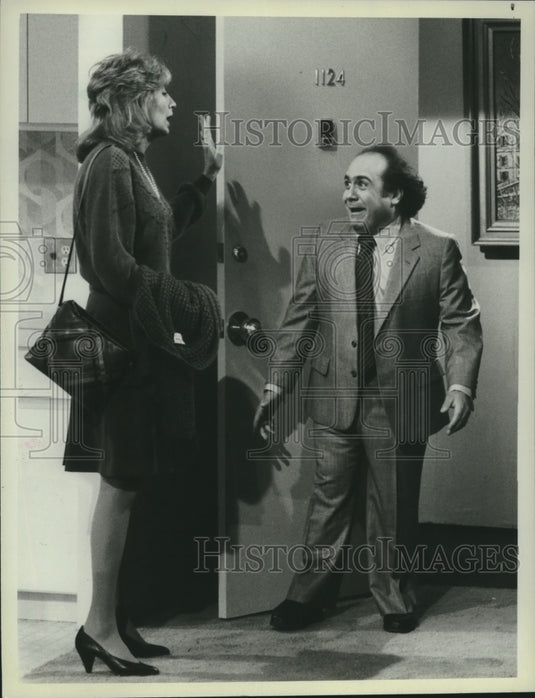 1982 Press Photo Penny Marshall and Danny DeVito in "Louis Moves Uptown", "Taxi"- Historic Images
