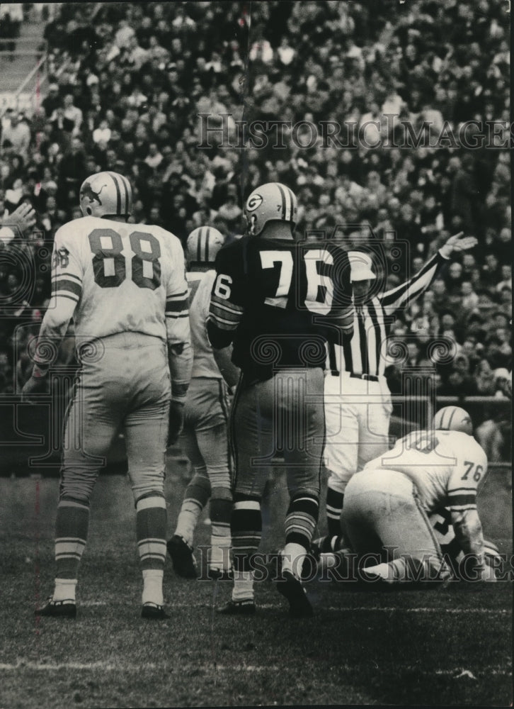 1965 Press Photo Packer&#39;s Quarterback Bart Starr sacked by Lion&#39;s Roger Brown- Historic Images