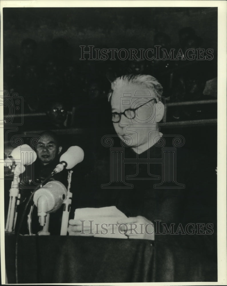 1967 Press Photo Liu Shao-Chi delivered major speech to a conference of workers.- Historic Images