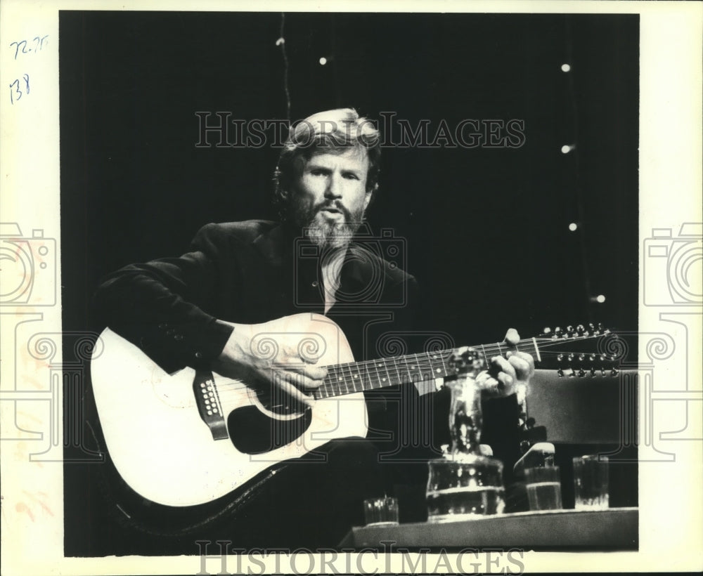 1979 Press Photo New York-Kris Kristofferson entertains on Merv Griffith show- Historic Images