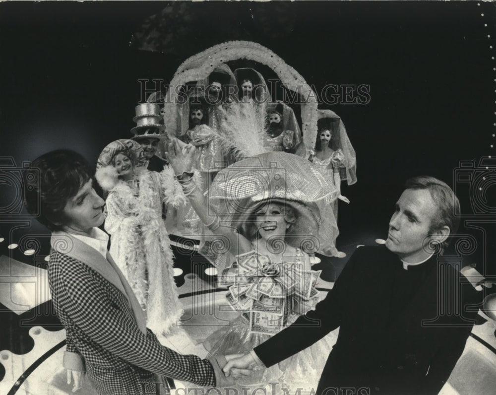 1970 Press Photo Scene of Cast from the Play &quot;Beggar on Horseback&quot; - mjx61640- Historic Images