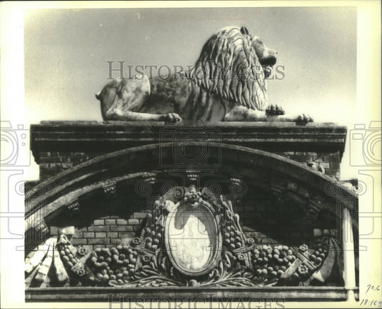 1979 Press Photo British Lion Guards Burma's Central Court Of Justice- Historic Images