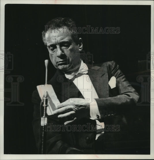 1961 Press Photo Victor Borge, Comedian at the Wisconsin Theater in Milwaukee- Historic Images