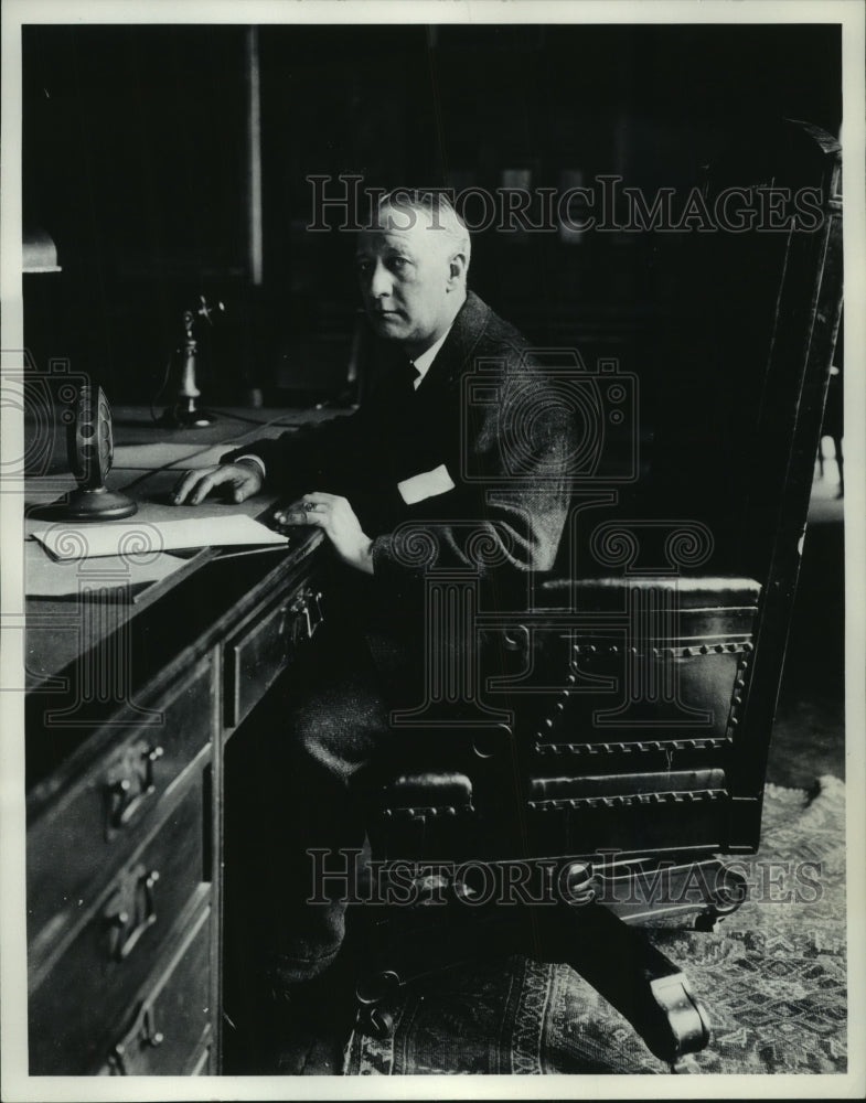 1951 Press Photo New York Governor Alfred E. Smith at desk - mjx62348- Historic Images