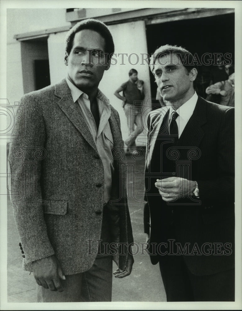1982 Press Photo OJ Simpson & Cliff Gorman star in "Cocaine and Blue Eyes"