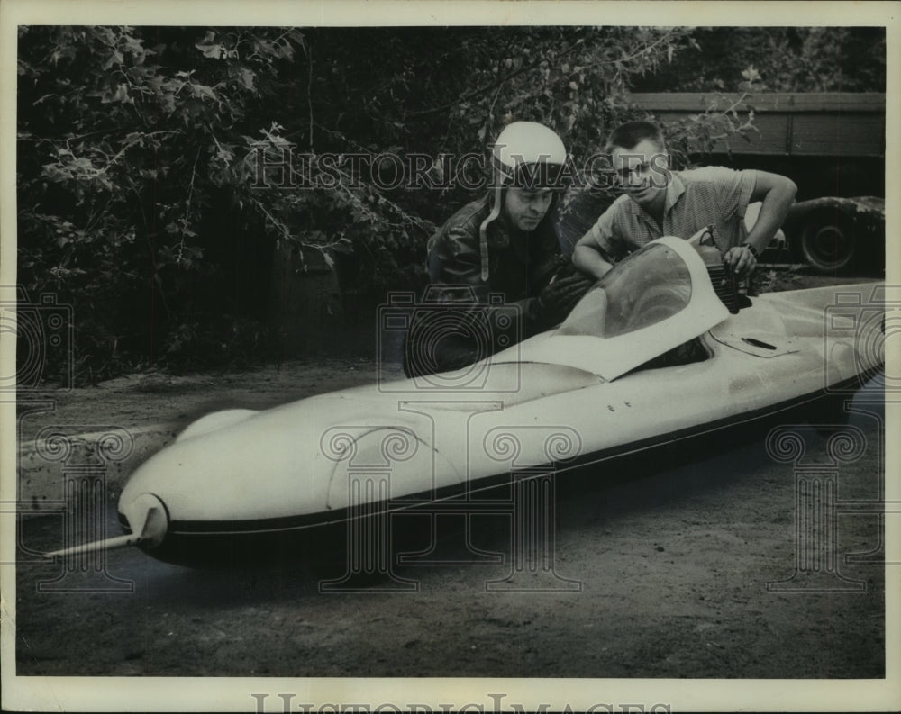 1964 Press Photo Russia&#39;s &quot;smallest racing car in the world&quot; - mjx62802- Historic Images