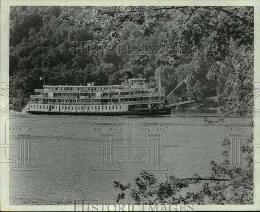 1971 Press Photo The Delta Queen Paddle Wheel Boat - mjx62907- Historic Images