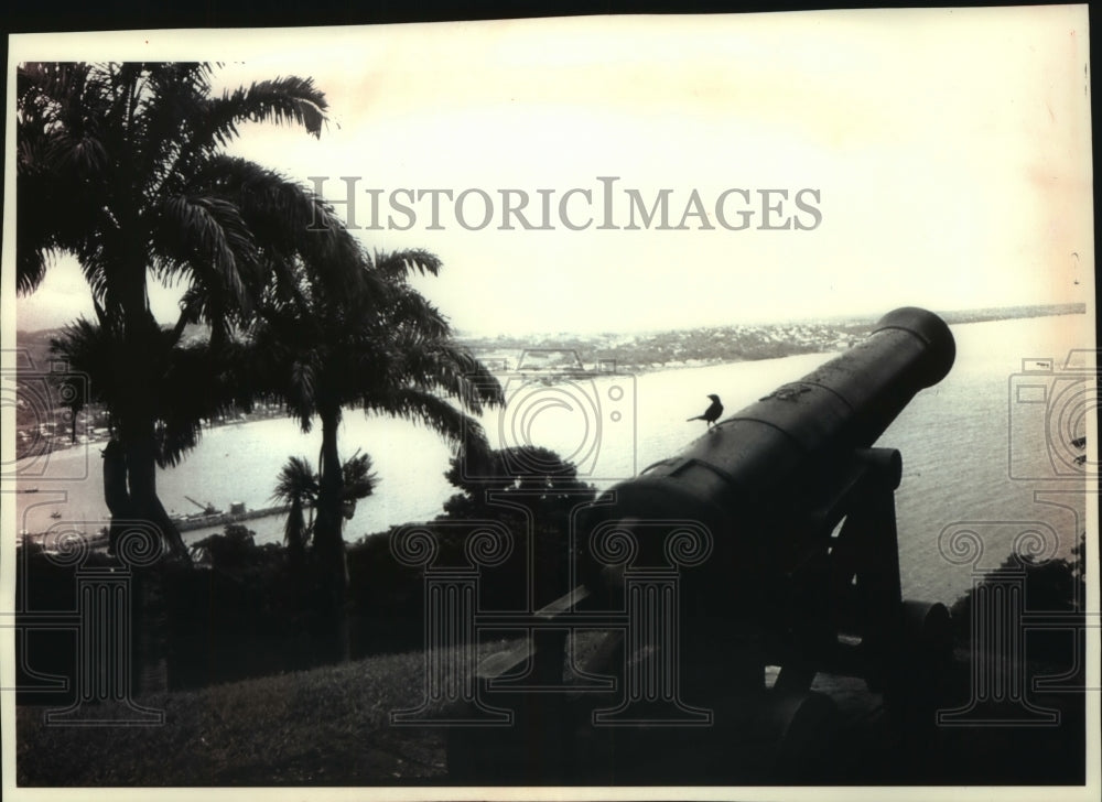 1994 Press Photo Fort King George located in Tobago - mjx62929- Historic Images