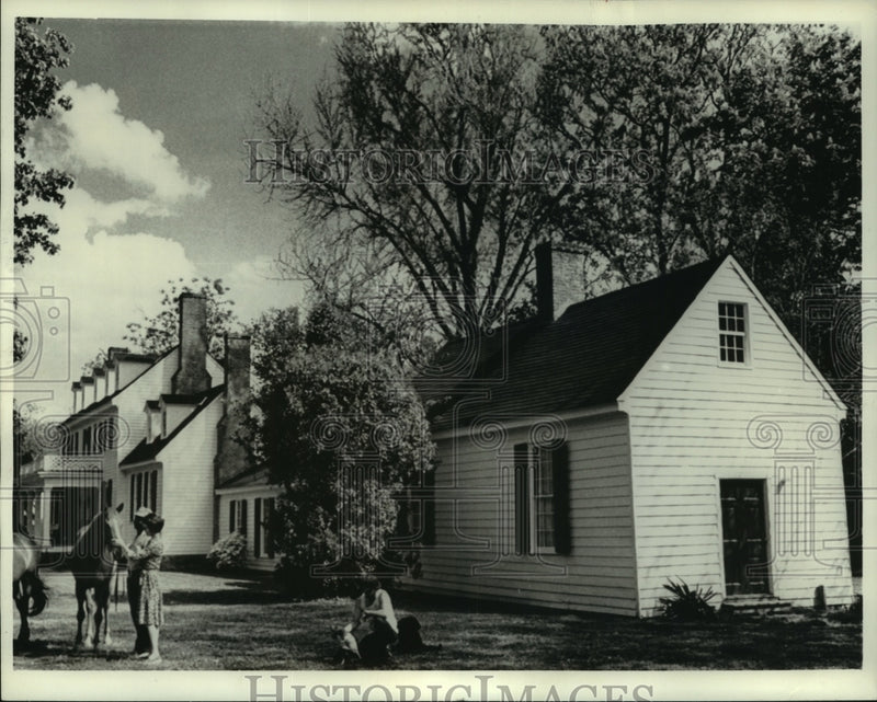 Load image into Gallery viewer, 1977 Press Photo Sherwood Forest, the home of former President John Tyler, VA
