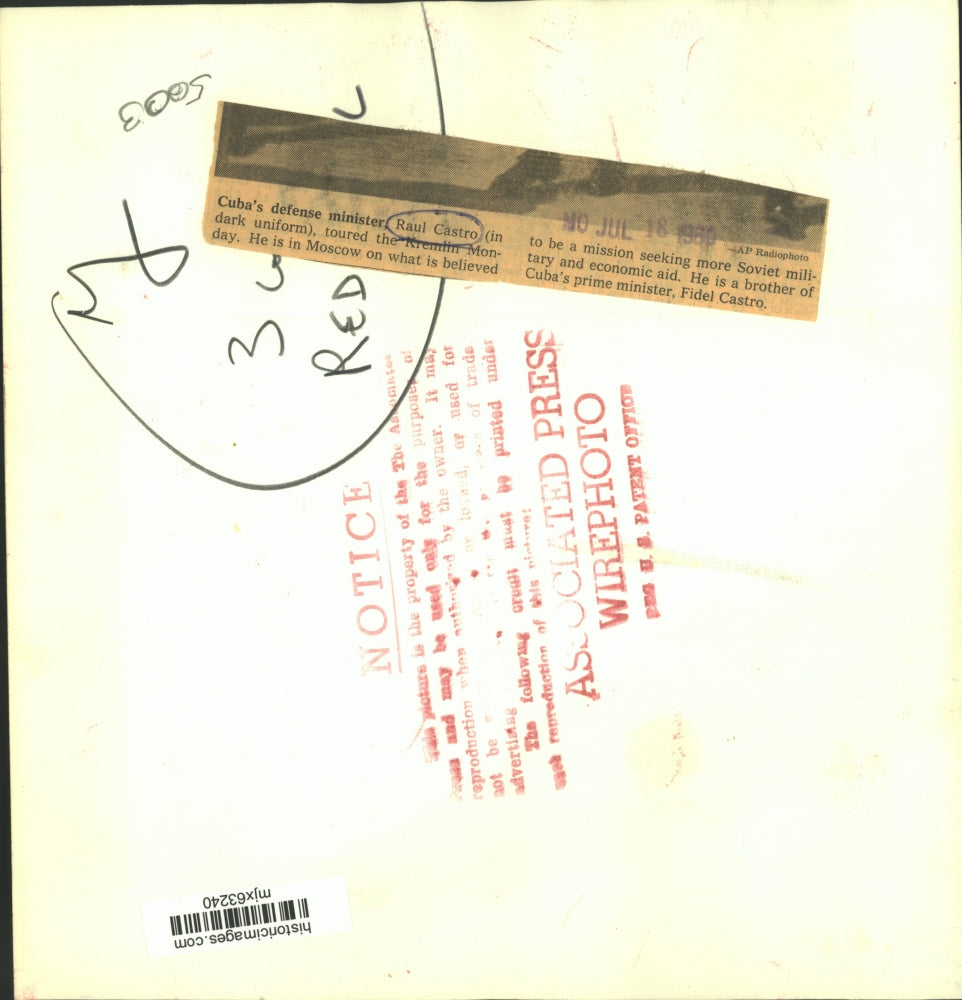 1960 Press Photo Cuba's defense minister, Raul Castro, toured the Kremlin