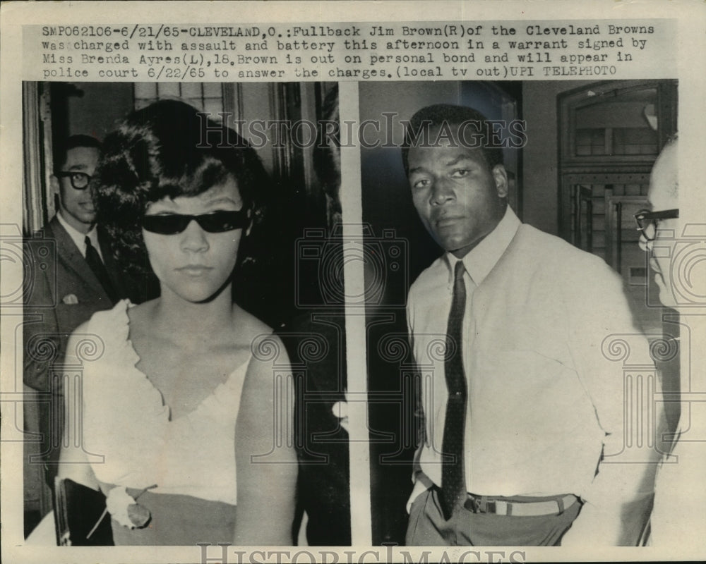 1965 Press Photo Cleveland Browns Fullback Accused of Assault and Battery- Historic Images