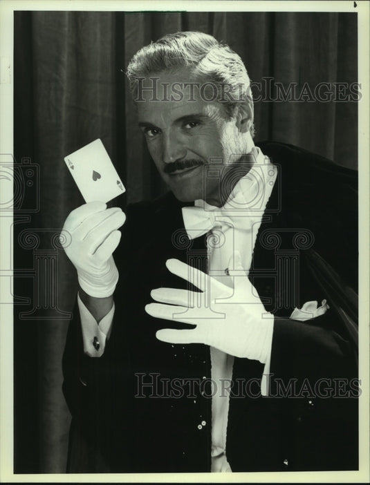 1985 Press Photo "Blacke"s Magic"Â star Hal Linden - mjx65478- Historic Images