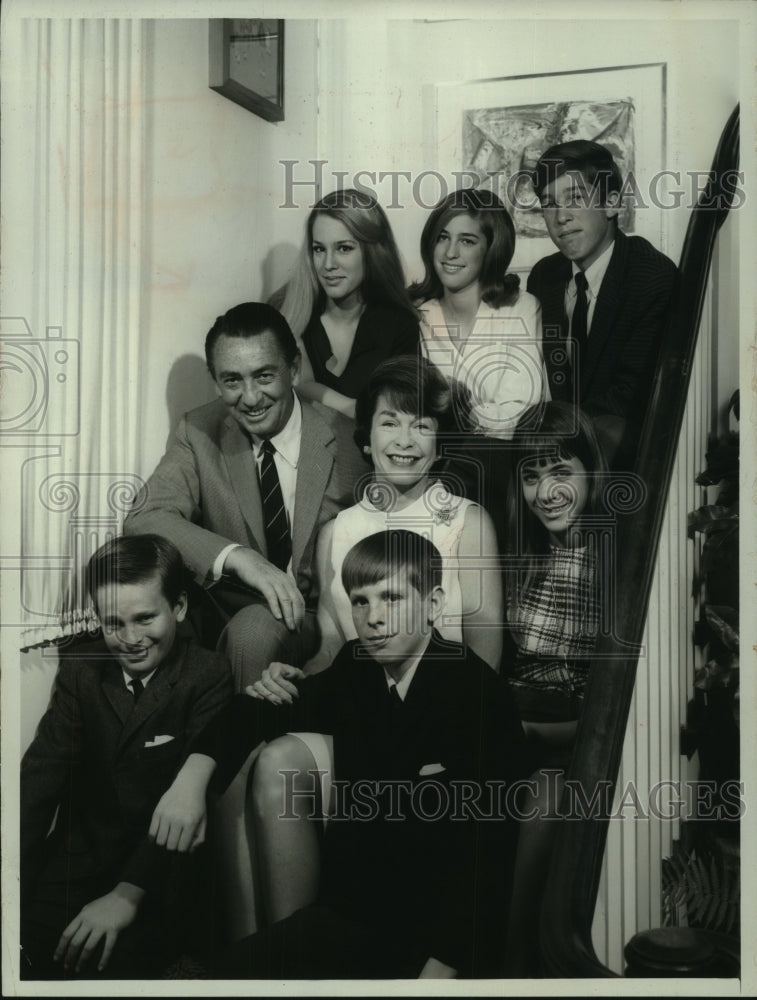 1966 Press Photo Actor Macdonald Carey and family - mjx65539- Historic Images