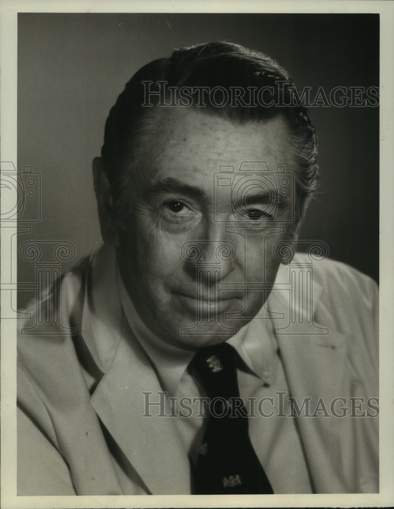 1977 Press Photo Actor MacDonald Carey plays Dr. Tom Horton - mjx65540- Historic Images