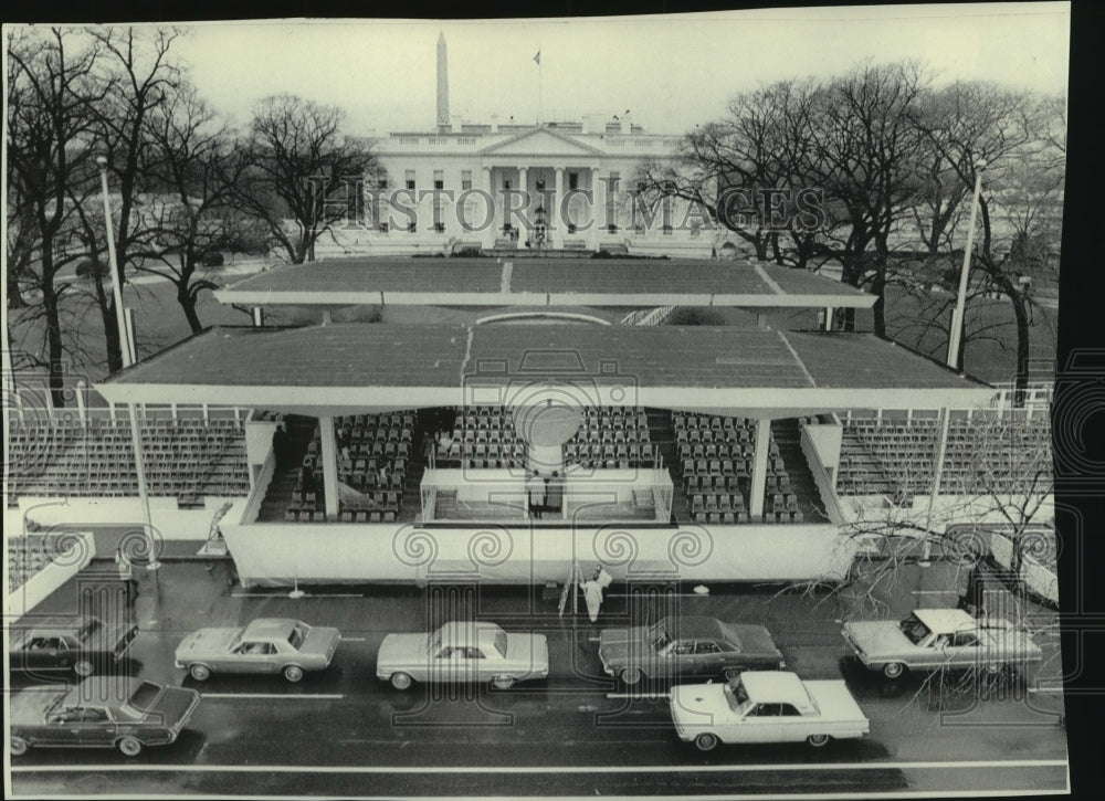 1969 Press Photo Richard M. Nixon&#39;s inaugural parade bulletproof viewing box- Historic Images