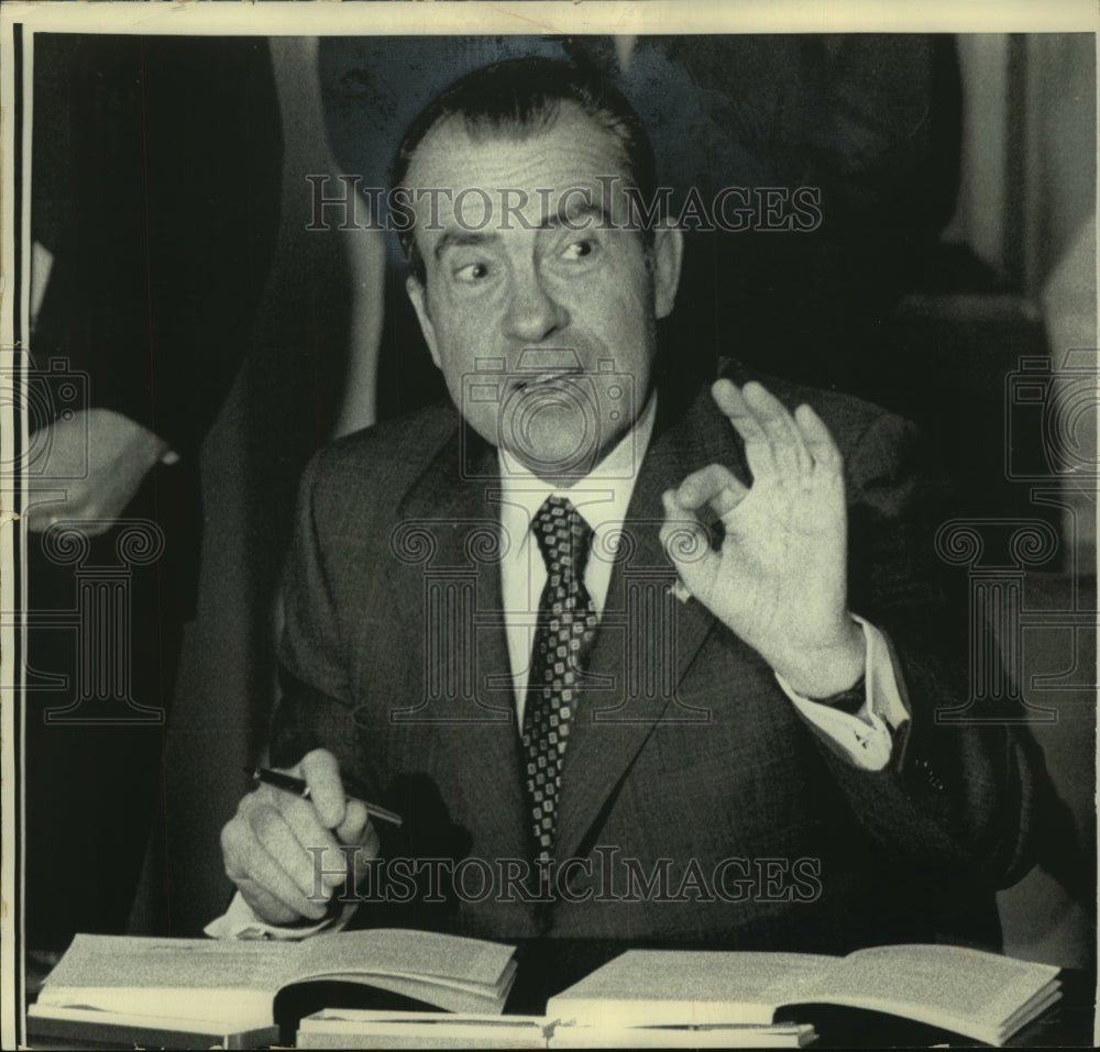 1972 Press Photo President Nixon Signing Bills - mjx65719- Historic Images