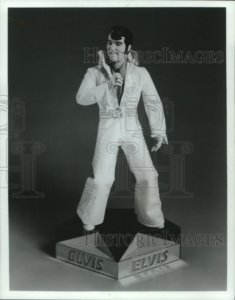 1987 Press Photo The Musical Presley - Elvis In Concert, 20-inch replica- Historic Images