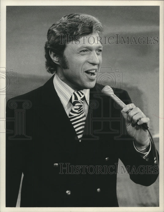 1971 Press Photo Steve Lawrence in "The New Dick Van Dyke Show" - mjx66782- Historic Images