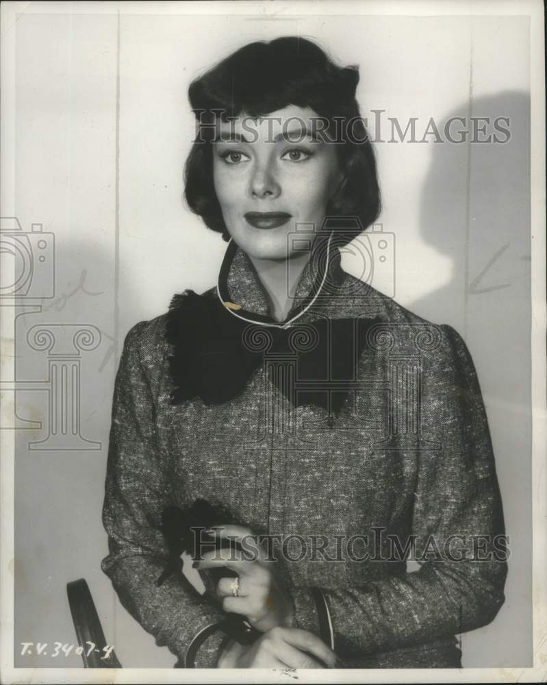 1956 Press Photo Phyllis Kirk in "Tin Can Slipper" on "Ford Theater" - mjx68381